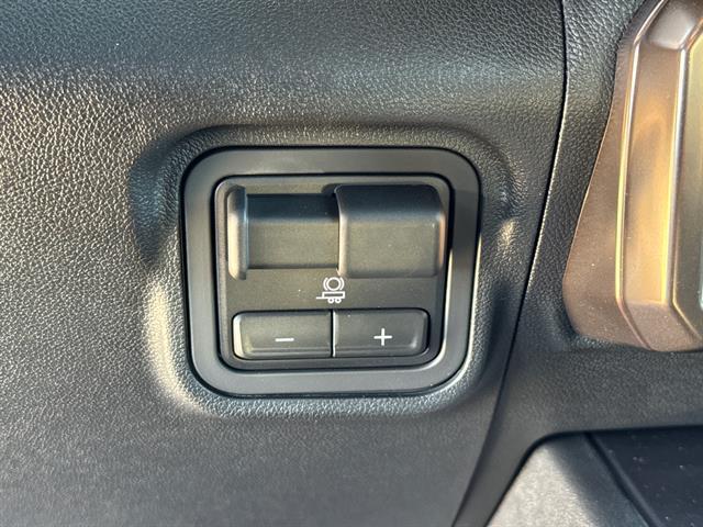 Photo of 2025 Void Black GMC HUMMER EV Pickup