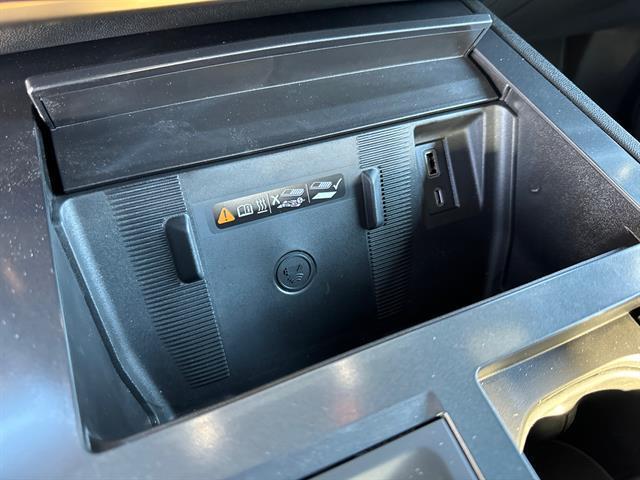 Photo of 2025 Void Black GMC HUMMER EV Pickup