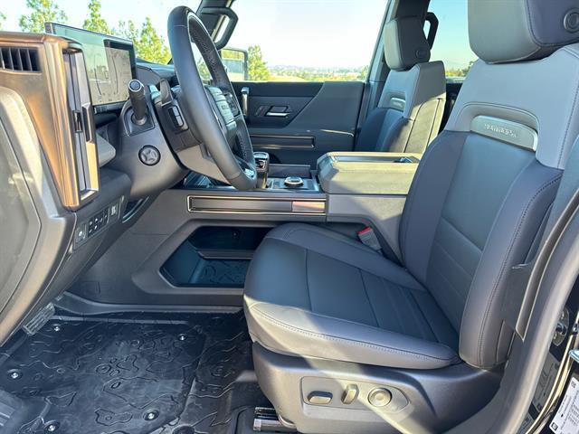 Photo of 2025 Void Black GMC HUMMER EV Pickup