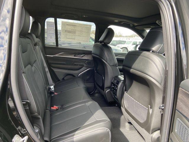 Photo of 2025 Diamond Black Jeep Grand Cherokee
