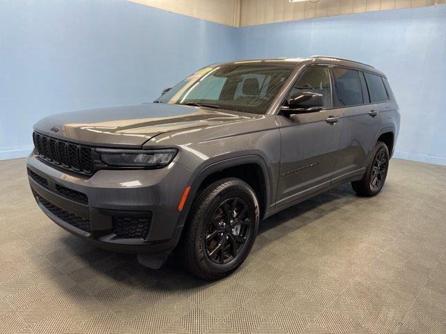 Photo of 2024 Metallic Jeep Grand Cherokee L