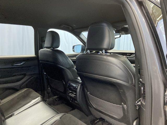Photo of 2024 Metallic Jeep Grand Cherokee L