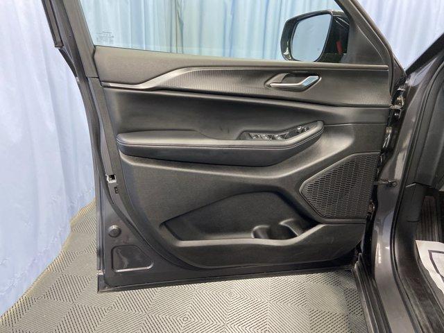 Photo of 2024 Metallic Jeep Grand Cherokee L
