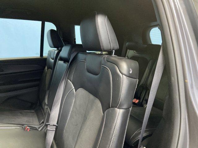 Photo of 2024 Metallic Jeep Grand Cherokee L