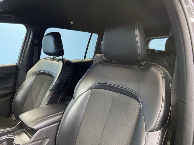 Photo of 2024 Metallic Jeep Grand Cherokee L