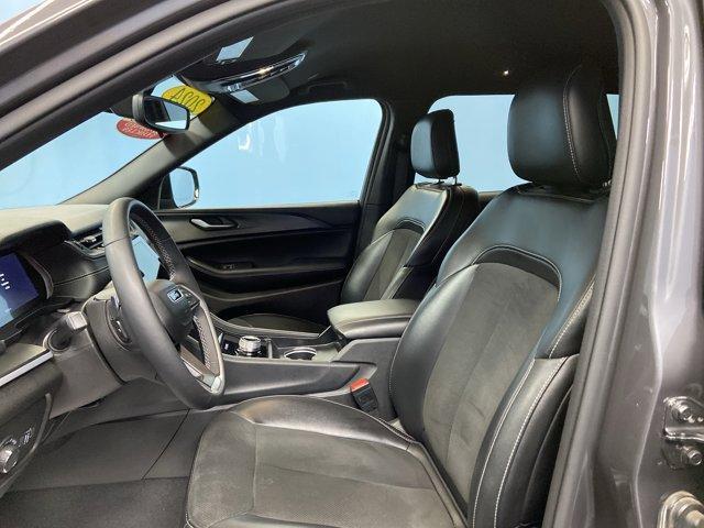 Photo of 2024 Metallic Jeep Grand Cherokee L