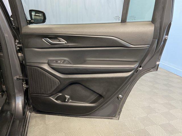 Photo of 2024 Metallic Jeep Grand Cherokee L