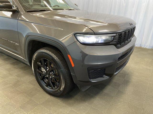 Photo of 2024 Metallic Jeep Grand Cherokee L