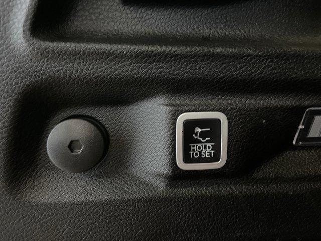 Photo of 2024 Metallic Jeep Grand Cherokee L