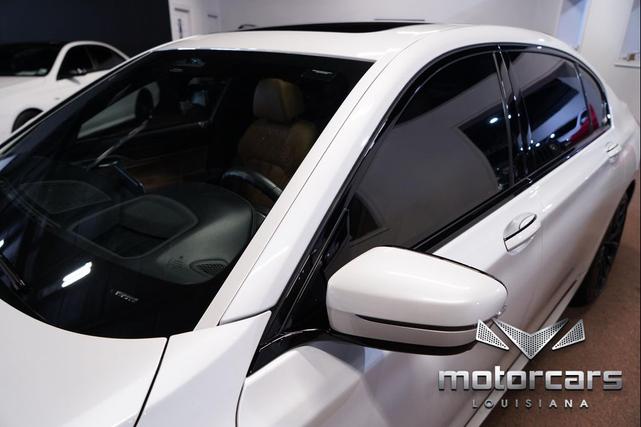 Photo of 2020 Mineral White Metallic BMW 750