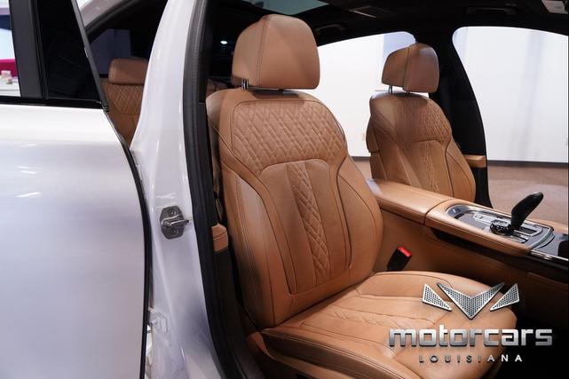 Photo of 2020 Mineral White Metallic BMW 750