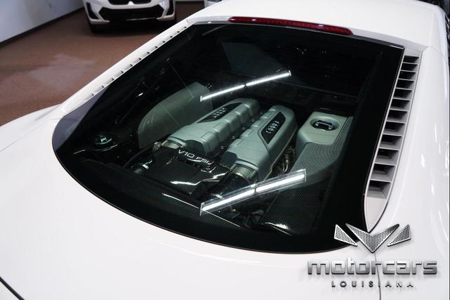 Photo of 2011 Ibis White Audi R8