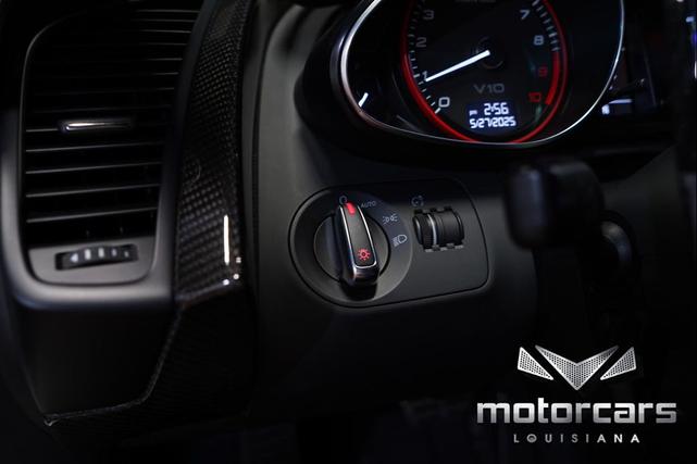 Photo of 2011 Ibis White Audi R8