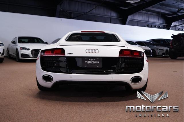 Photo of 2011 Ibis White Audi R8