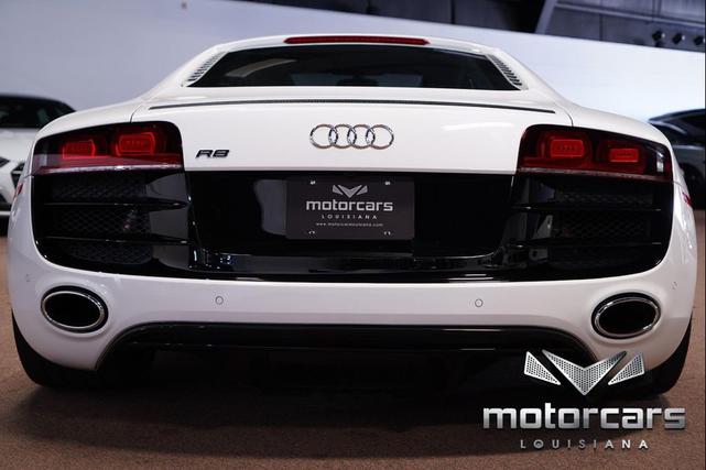 Photo of 2011 Ibis White Audi R8