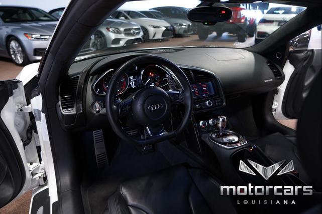 Photo of 2011 Ibis White Audi R8