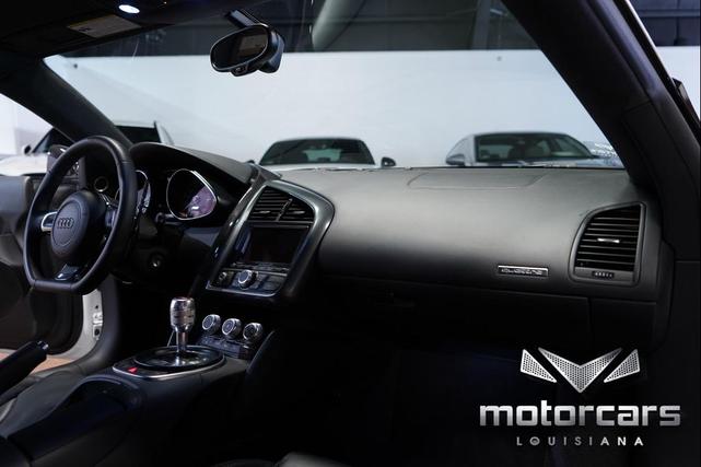 Photo of 2011 Ibis White Audi R8