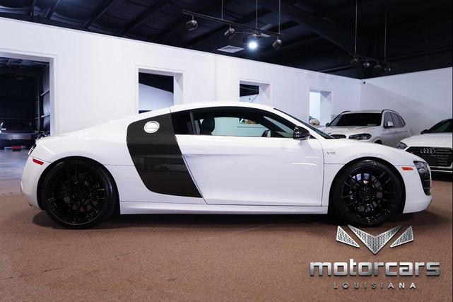 Photo of 2011 Ibis White Audi R8