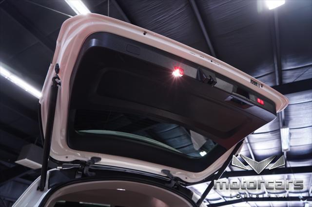 Photo of 2023 Polar White Mercedes-Benz GLS 450