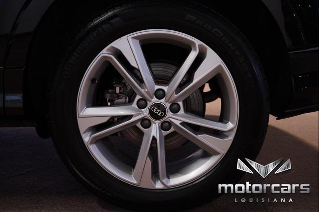 Photo of 2022 Mythos Black Metallic Audi Q3