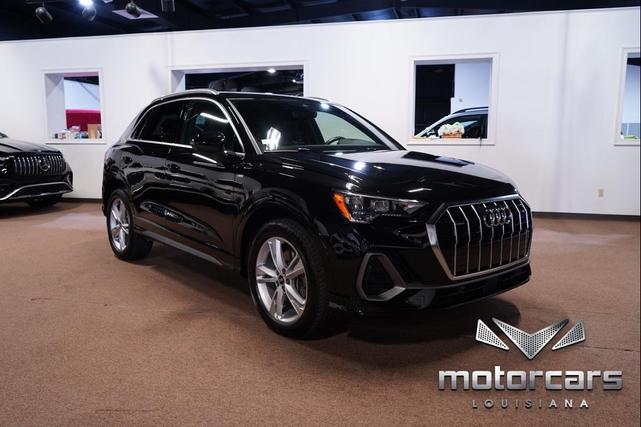 Photo of 2022 Mythos Black Metallic Audi Q3