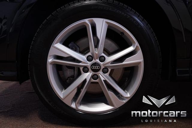 Photo of 2022 Mythos Black Metallic Audi Q3