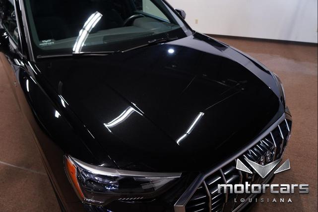 Photo of 2022 Mythos Black Metallic Audi Q3