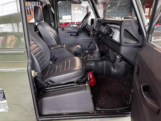 Photo of 1993 GREEN/CONISTON GREEN Land Rover Defender