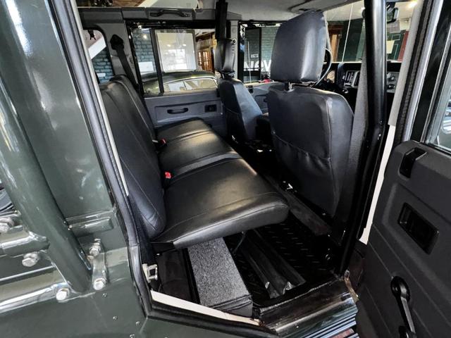Photo of 1993 GREEN/CONISTON GREEN Land Rover Defender