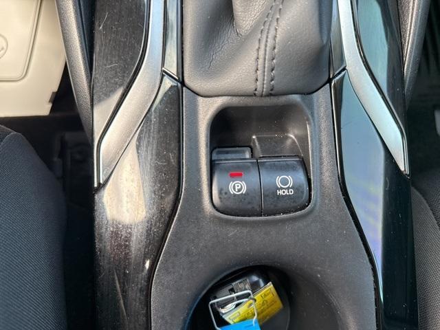 Photo of 2022 White Toyota Corolla