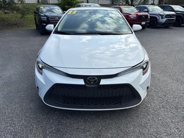 Photo of 2022 White Toyota Corolla