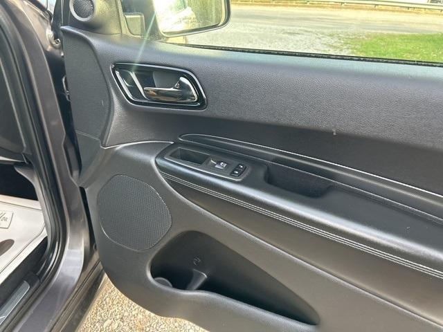 Photo of 2021 Granite Clearcoat Metallic Dodge Durango
