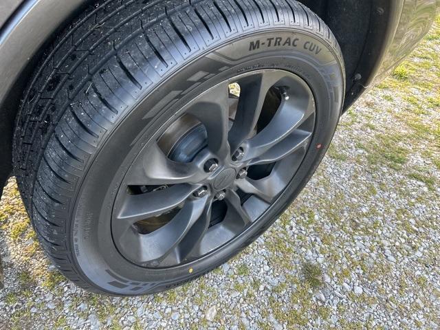 Photo of 2021 Granite Clearcoat Metallic Dodge Durango