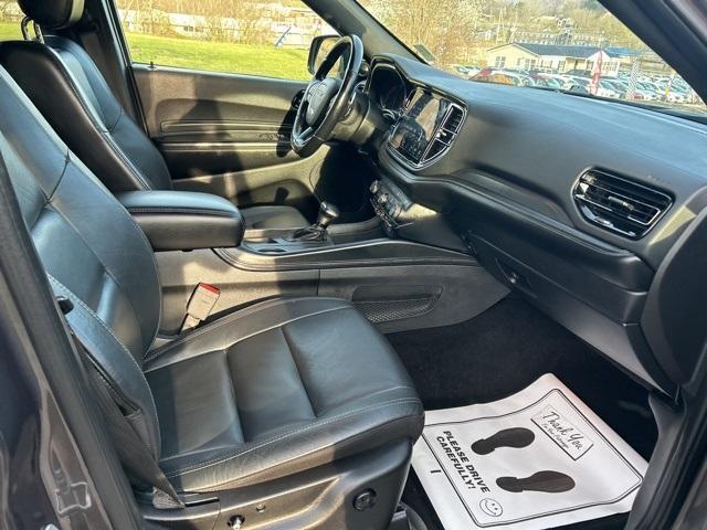 Photo of 2021 Granite Clearcoat Metallic Dodge Durango