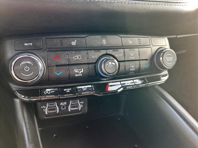 Photo of 2021 Granite Clearcoat Metallic Dodge Durango