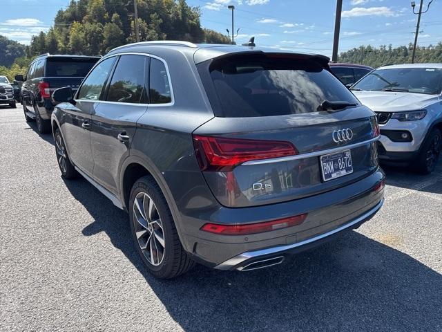 Photo of 2023 Daytona Gray Pearl Effect Audi Q5