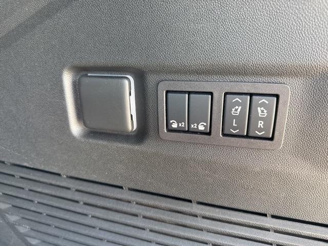 Photo of 2024 Midnight Blue Metallic GMC Yukon XL