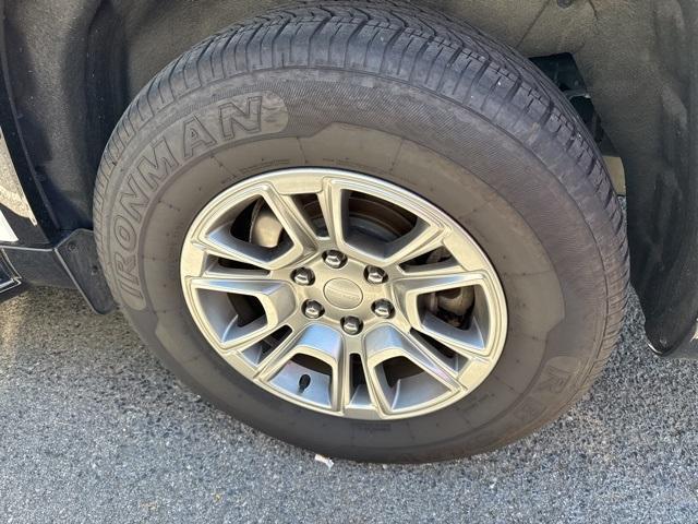 Photo of 2024 Bright White Clearcoat Jeep Wagoneer L