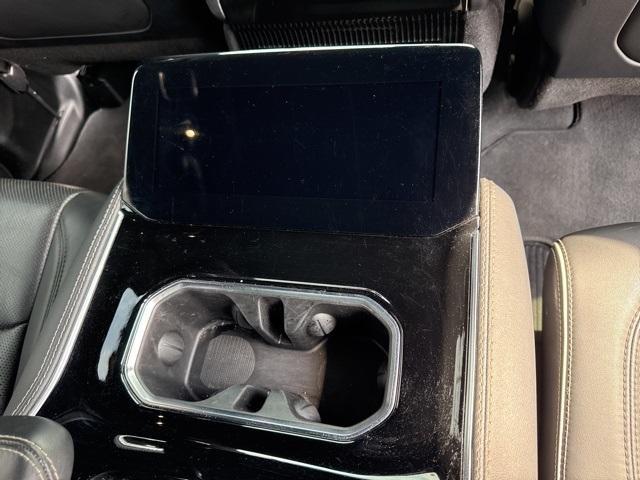 Photo of 2024 Silver Zynith Jeep Grand Wagoneer L
