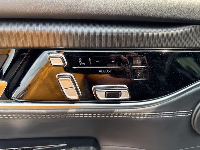 Photo of 2024 Silver Zynith Jeep Grand Wagoneer L