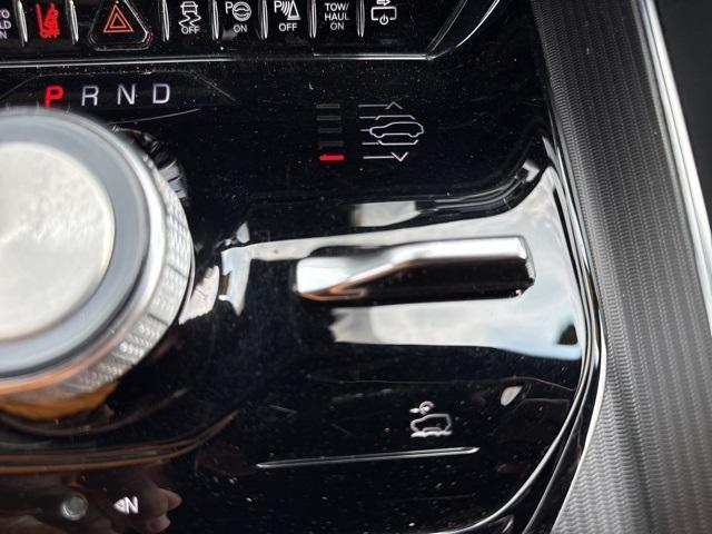 Photo of 2024 Silver Zynith Jeep Grand Wagoneer L