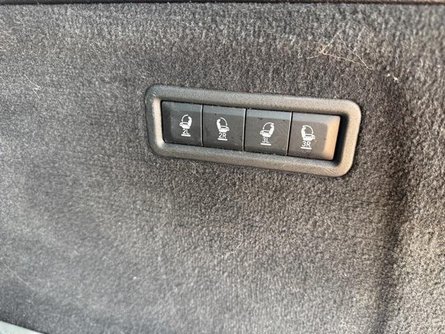 Photo of 2024 Silver Zynith Jeep Grand Wagoneer L