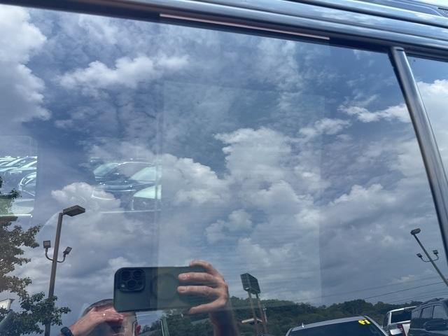 Photo of 2024 Silver Zynith Jeep Grand Wagoneer L