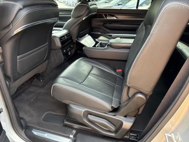 Photo of 2024 Silver Zynith Jeep Grand Wagoneer L
