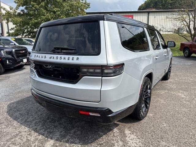Photo of 2024 Silver Zynith Jeep Grand Wagoneer L