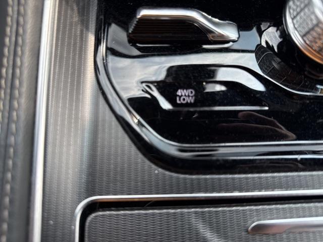 Photo of 2024 Silver Zynith Jeep Grand Wagoneer L