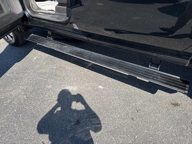 Photo of 2024 Onyx Black GMC Sierra 2500