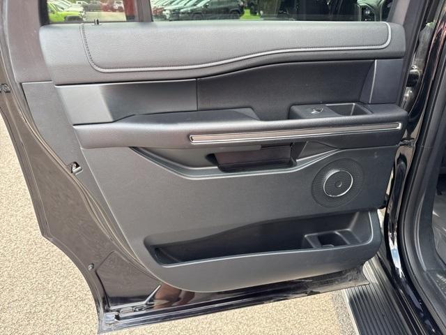 Photo of 2020 Black Ford Expedition Max
