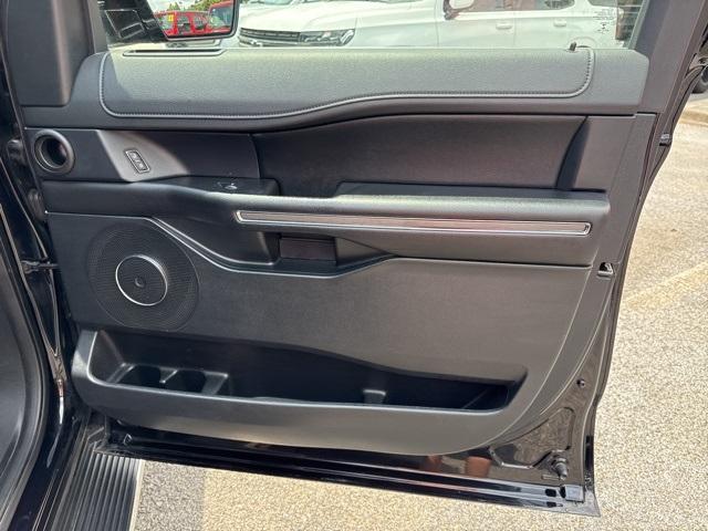 Photo of 2020 Black Ford Expedition Max