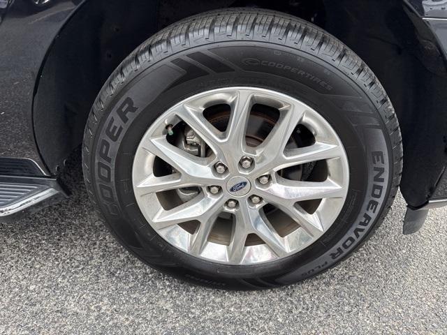Photo of 2020 Black Ford Expedition Max